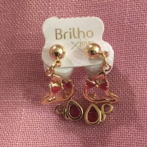 Britho Goldtone Cat Post Dangle earrings (Z)